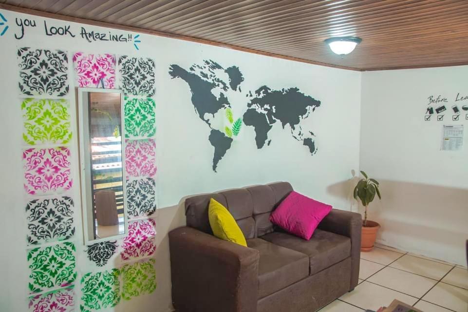 Bato'S Hostel Quepos Luaran gambar