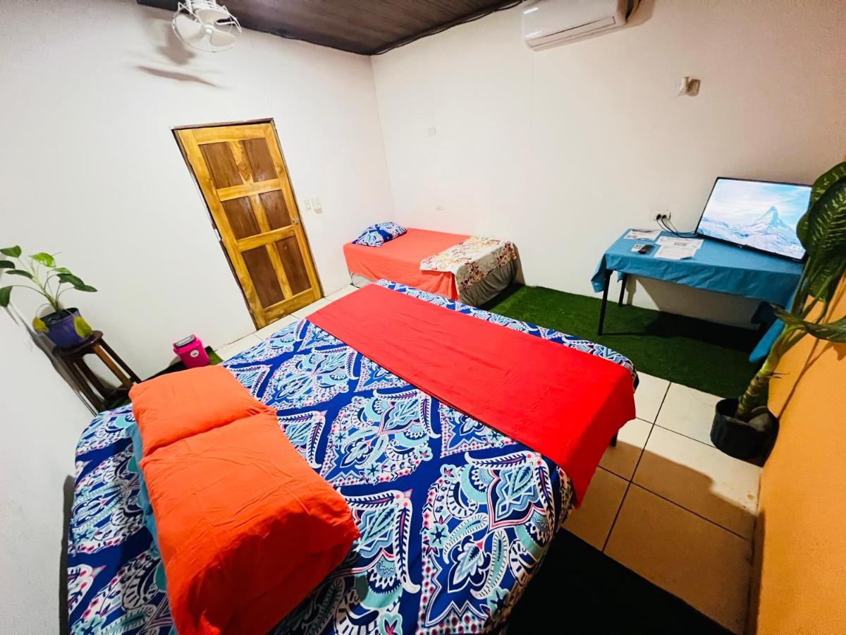Bato'S Hostel Quepos Luaran gambar